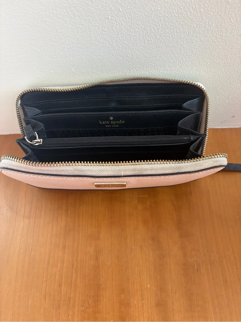 Kate Spade Wallet Beige Black Laurel Way Neda Zip Around Continental WLRU2670